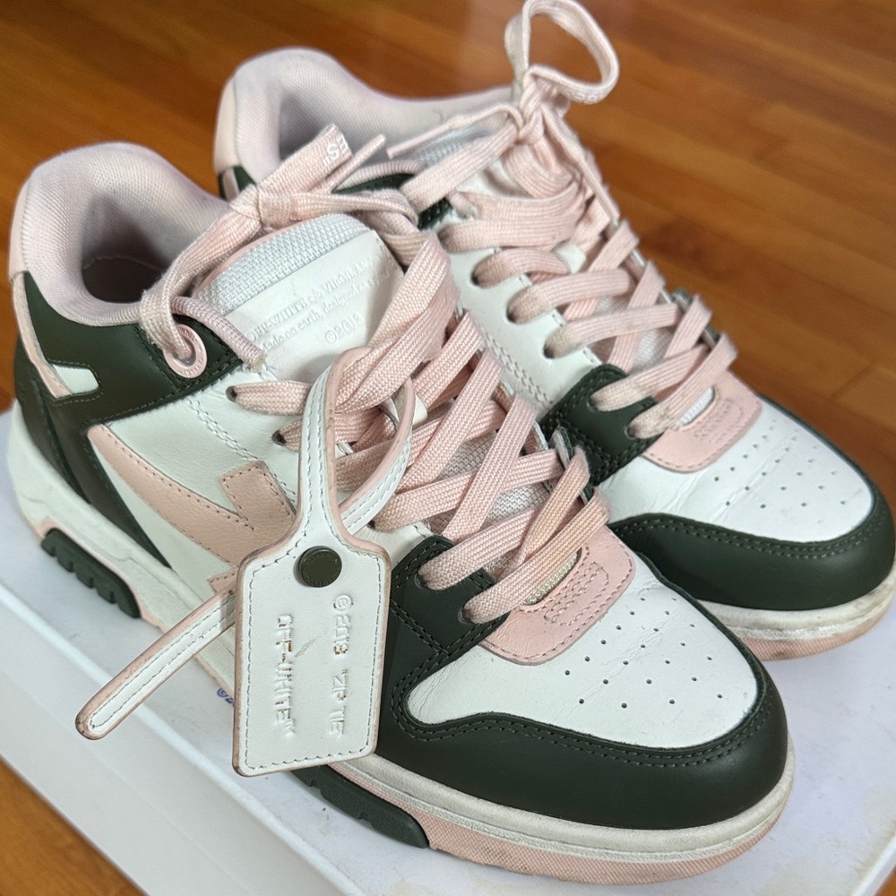 Off-White Out of The Office